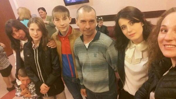 სვეტლანა მამასთან და ნათესავებთან ერთად სვეტლანა მამასთან და ნათესავებთან ერთად - Sputnik საქართველო