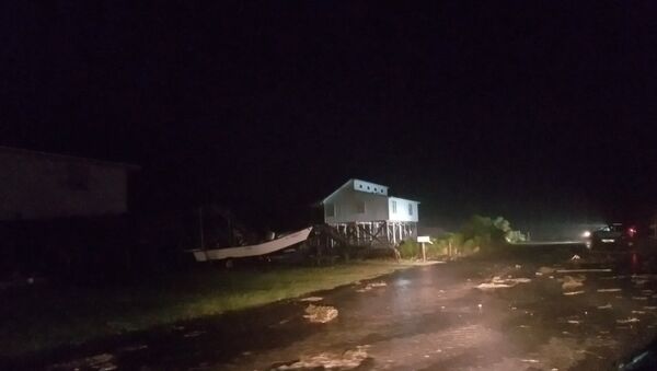 Затопленные улицы и многометровые волны: буйство урагана Эрмин во Флориде - Sputnik Грузия