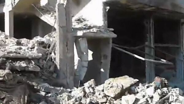 Разрушенные здания и дыры вместо окон - последствия взрыва в Хомсе - Sputnik Грузия