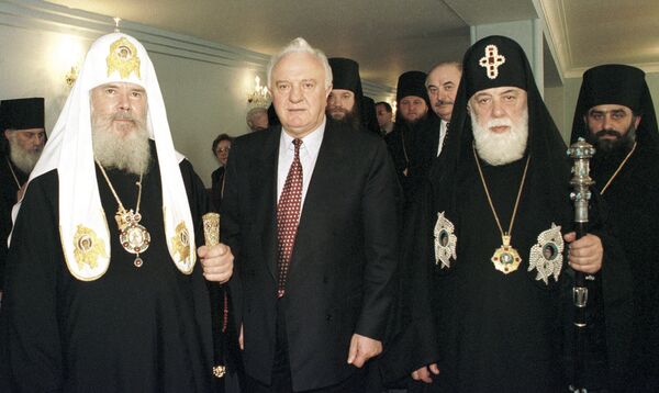 Патриарх Алексий II, Эдуард Шеварднадзе, Патриарх Илия II. Патриарх Алексий II, Эдуард Шеварднадзе, Патриарх Илия II. - Sputnik Грузия