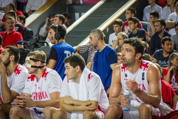 Отборочный матч чемпионата Европы 2017 по баскетболу между сборными Грузии и Черногории - Sputnik Грузия