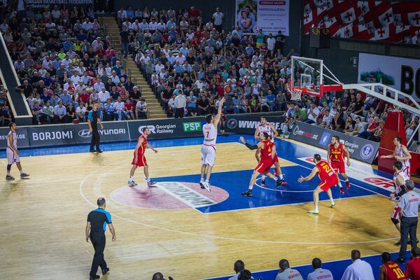 Отборочный матч чемпионата Европы 2017 по баскетболу между сборными Грузии и Черногории - Sputnik Грузия