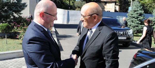 ლევან იზორია და ჟან ივ ლე დრიანი ლევან იზორია და ჟან ივ ლე დრიანი - Sputnik საქართველო