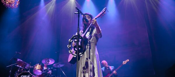 Кэти Мелуа Кэти Мелуа - Sputnik Грузия