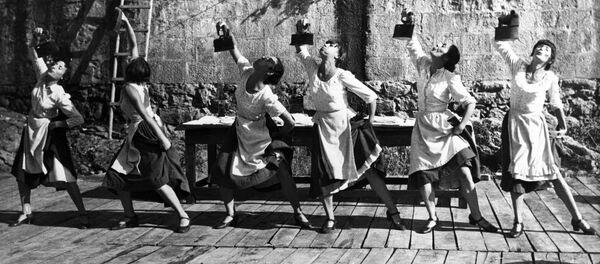 Кадр из художественного фильма Мелодии Верийского квартала Кадр из художественного фильма Мелодии Верийского квартала - Sputnik Грузия