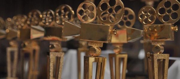 Награда для победителей фестиваля Золотой глаз - Sputnik Грузия