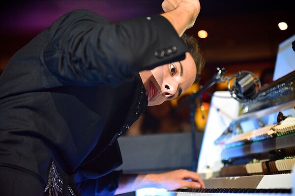 В Грузии отменили концерт самого быстрого пианиста в мире - Sputnik Грузия