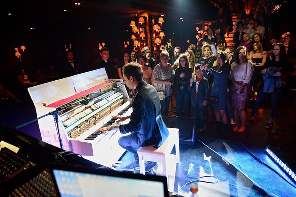 В Грузии отменили концерт самого быстрого пианиста в мире - Sputnik Грузия