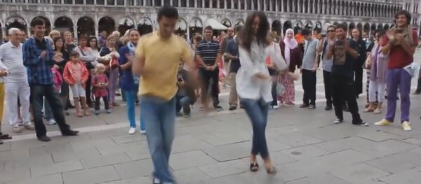 Грузины танцуют в Риме - Sputnik Грузия