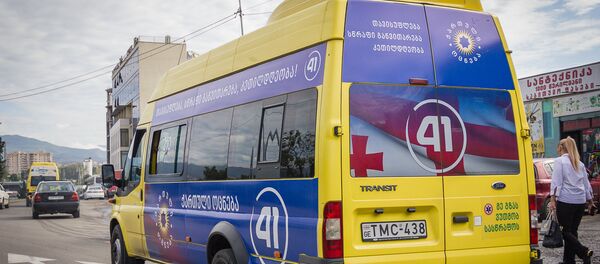 სამარშრუტო მიკროავტობუსზე განთავსებული წინასაარჩევნო რეკლამა სამარშრუტო მიკროავტობუსზე განთავსებული წინასაარჩევნო რეკლამა - Sputnik საქართველო