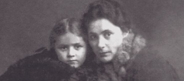 Саломе Андроникашвили с дочерью - Sputnik Грузия