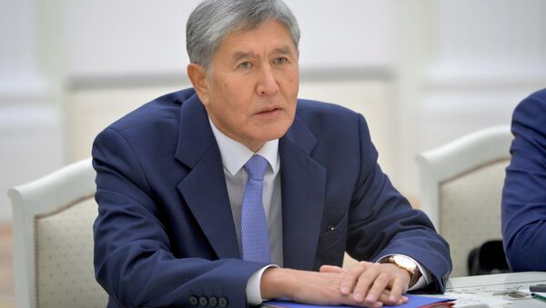 Архивное фото президента Кыргызстана Алмазбека Атамбаева - Sputnik Грузия