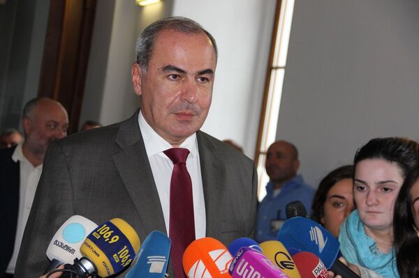 შარვაშიძე VS ბარამიძეები: ვინ გახდა თბილისის სახელმწიფო უნივერსიტეტის რექტორი შარვაშიძე VS ბარამიძეები: ვინ გახდა თბილისის სახელმწიფო უნივერსიტეტის რექტორი - Sputnik საქართველო