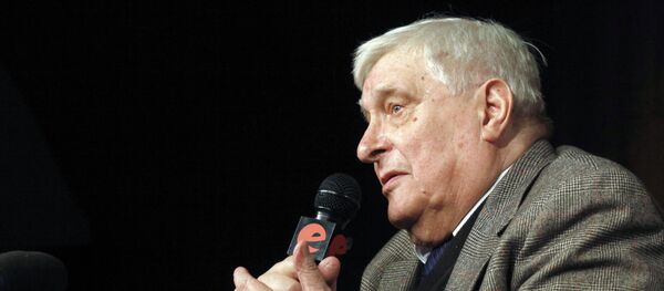 Актер Олег Басилашвили выступает на презентации своей книги Неужели это я?! Господи... в Парке культуры и чтения Буквоед в Санкт-Петербурге. - Sputnik Грузия