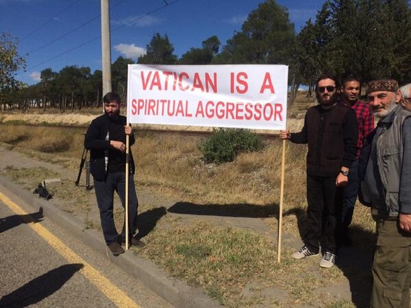 Акция против визита Папы Римского в Грузию Акция против визита Папы Римского в Грузию - Sputnik Грузия