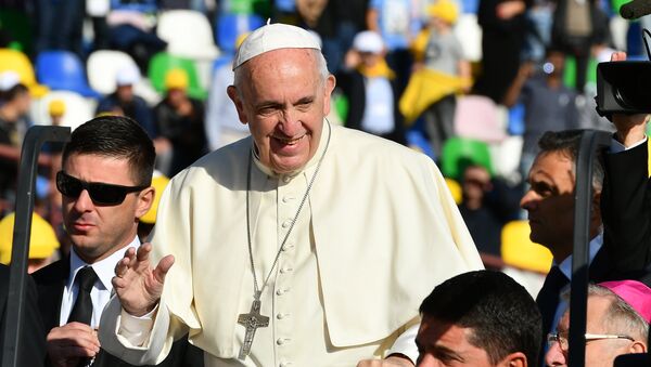 Папа Римский в столице Грузии во время проведения католической мессы на стадионе имени Михаила Месхи - Sputnik Грузия