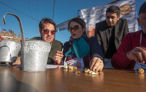 Фестиваль грецкого ореха в Аштараке - Sputnik Грузия