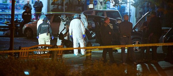 Криминалисты и сотрудники чрезвычайных служб работают на месте взрыва в столице Грузии - Sputnik Грузия