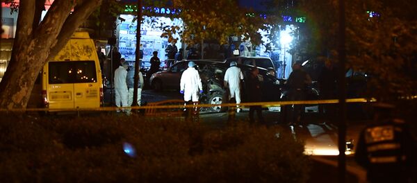 Следователи в поиске улик на месте взрыва в центре Тбилиси - Sputnik Грузия