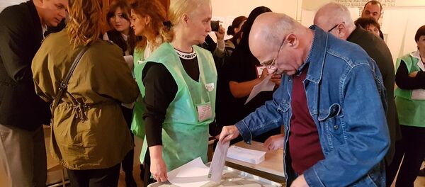 არჩევნები. თბილისის ერთ–ერთი საარჩევნო უბანი არჩევნები. თბილისის ერთ–ერთი საარჩევნო უბანი - Sputnik საქართველო