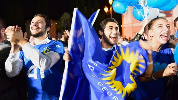 Сторонники Грузинской мечты празднуют завершение выборов - Sputnik Грузия