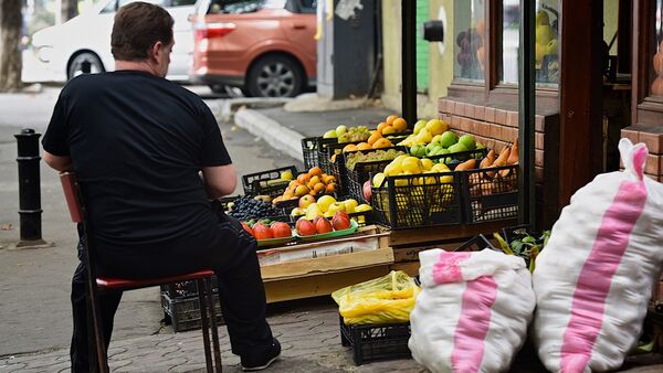 Уличная торговля овощами и фруктами - Sputnik Грузия