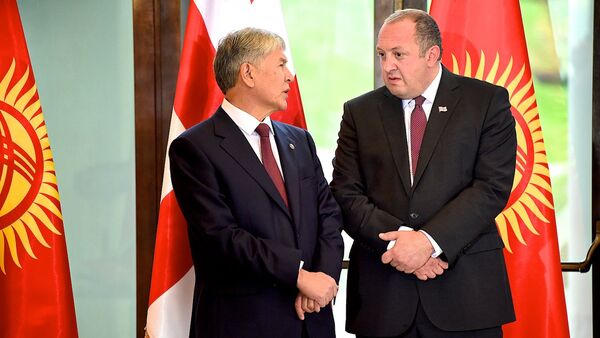 Президенты Кыргызстана и Грузии Алмазбек Атамбаев и Георгий Маргвелашвили - Sputnik Грузия