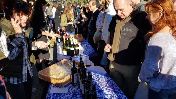 Дегустация вина в день празднования Тбилисоба 2016 - Sputnik Грузия