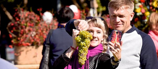 ტურისტები თბილისობის დღესასწაულზე ტურისტები თბილისობის დღესასწაულზე - Sputnik საქართველო