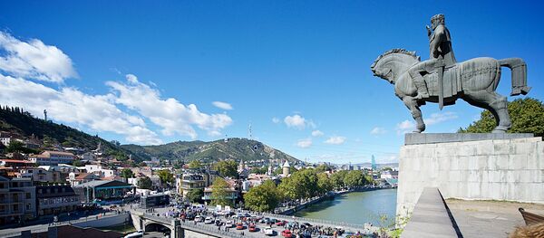 Памятник Вахтангу Горгасали в центре Тбилиси - Sputnik Грузия