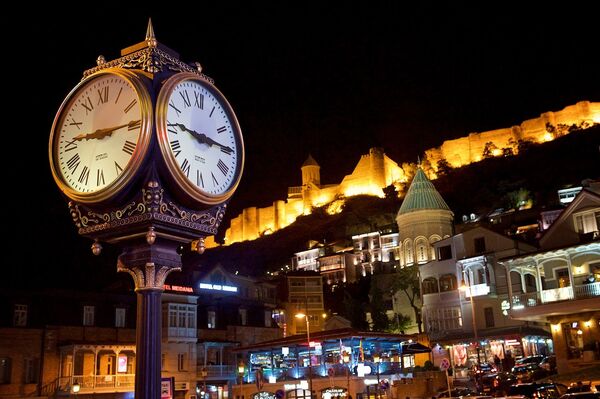 Часы на Мейдане - старая площадь в Тбилиси Часы на Мейдане - старая площадь в Тбилиси - Sputnik Грузия