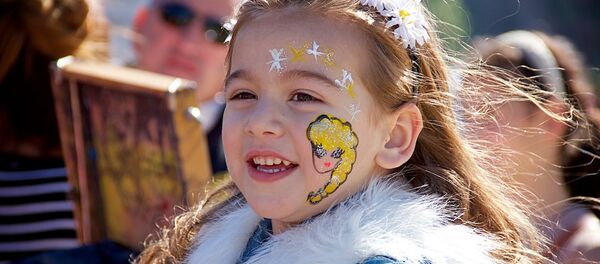 გოგონა თბილისობის დღესასწაულზე გოგონა თბილისობის დღესასწაულზე - Sputnik საქართველო