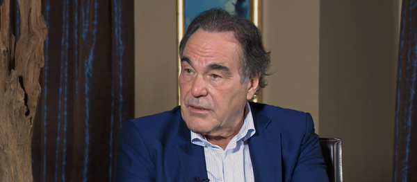 Это информационная война - Оливер Стоун о закрытии счетов RT - Sputnik Грузия