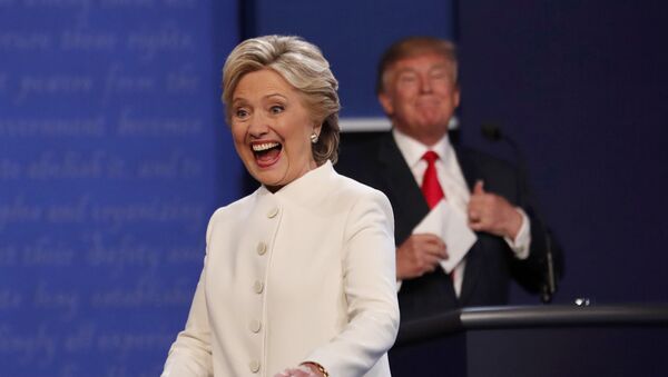 Хиллари Клинтон и Дональд Трамп после дебатов - Sputnik Грузия
