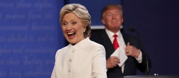 Хиллари Клинтон и Дональд Трамп после дебатов - Sputnik Грузия