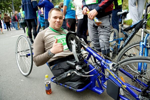 Один из участников марафона - бывший военнослужащий Алик Гитолендия, получивший тяжелое ранение в Афганистане, где он проходил службу в составе сил ISAF - Sputnik Грузия