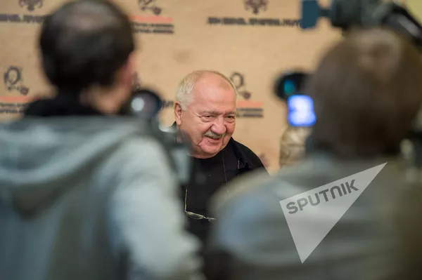 Роберт Стуруа Роберт Стуруа - Sputnik Грузия