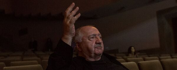 Роберт Стуруа - Sputnik Грузия