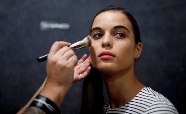 Коронавирус против красоты – что происходит с индустрией косметики в Грузии - Sputnik Грузия