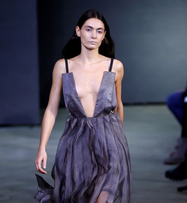 ქართველმა დიზაინერმა ანი დათუკიშვილმა Tbilisi Fashion Week-ზე ახალი კოლექცია წარმოადგინა ქართველმა დიზაინერმა ანი დათუკიშვილმა Tbilisi Fashion Week-ზე ახალი კოლექცია წარმოადგინა - Sputnik საქართველო