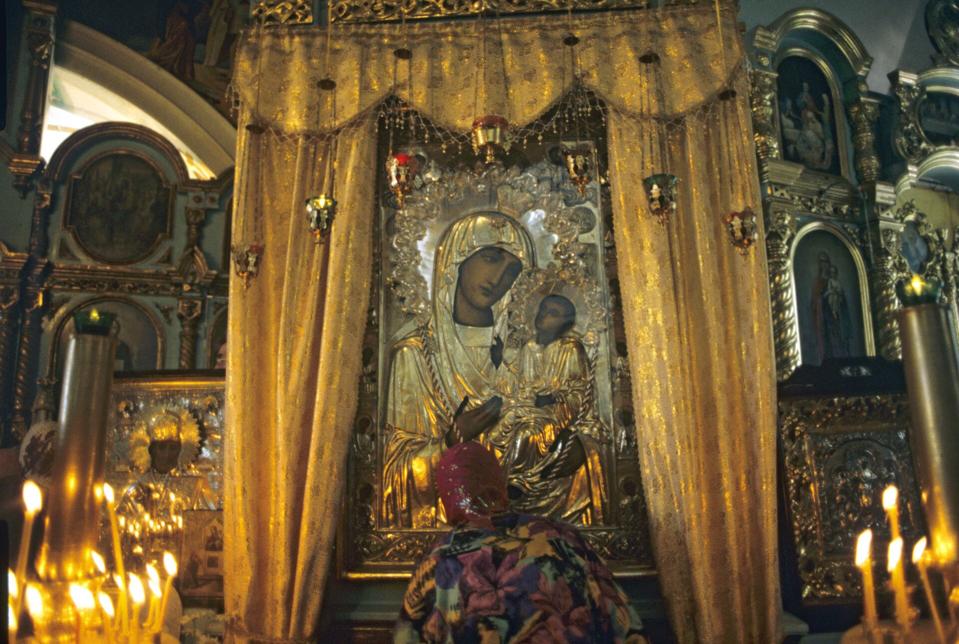Иверская икона Божией Матери в церкви святых апостолов Петра и Павла - Sputnik Грузия, 1920, 09.12.2021