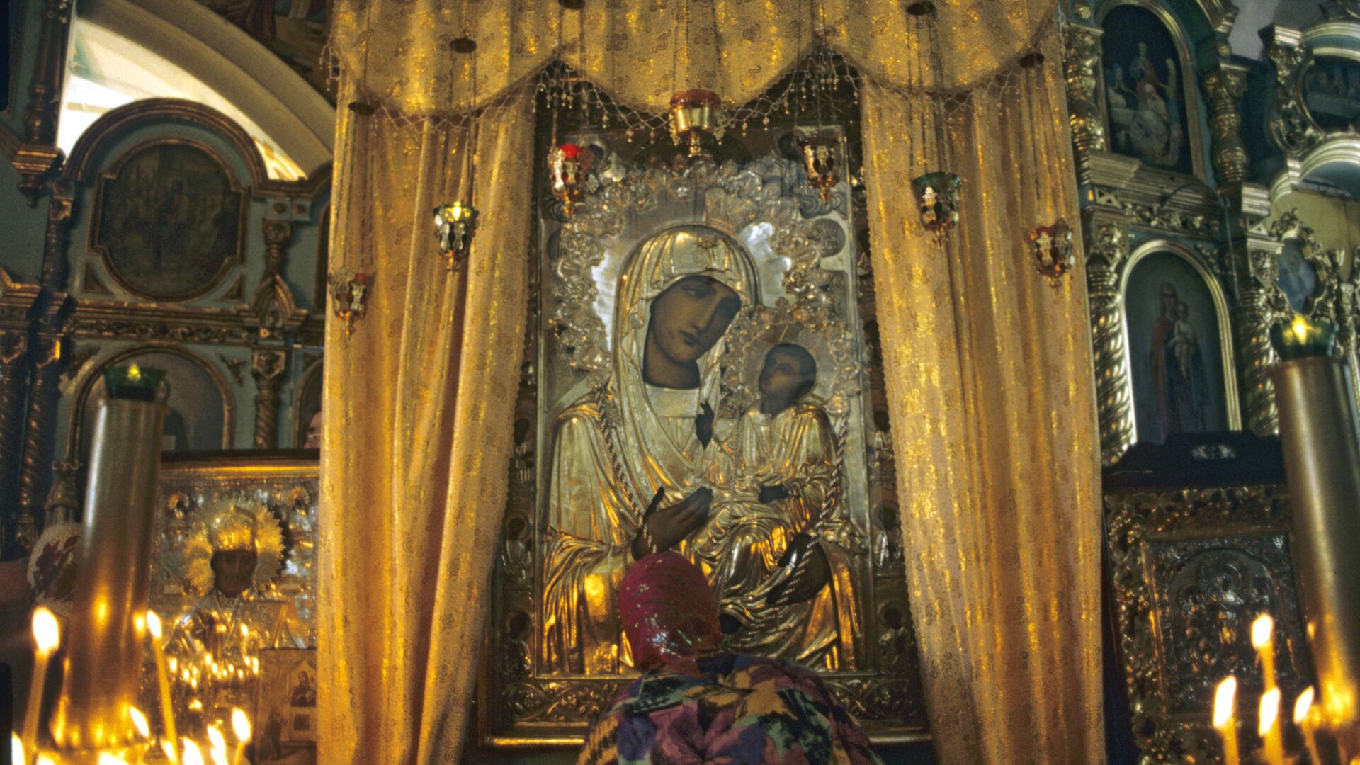 Иверская икона Божией Матери в церкви святых апостолов Петра и Павла - Sputnik Грузия, 1920, 25.02.2023