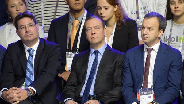 Дмитрий Медведев (в центре) на форуме Открытые инновации - 2016 - Sputnik Грузия