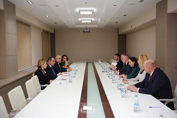 Белорусская делегация на встрече с министром экономики Грузии Дмитрием Кумсишвили - Sputnik Грузия