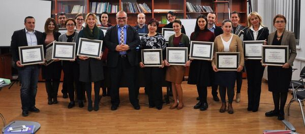 Министр образования Грузии наградил учеников победителей-олимпиад - Sputnik Грузия