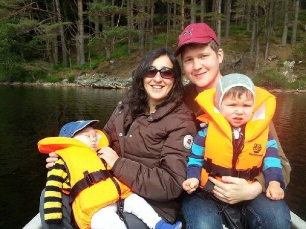 Мариам Нодия с семьей - Sputnik Грузия