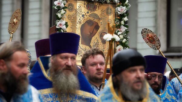 Крестный ход в честь праздника Казанской иконы Божией Матери - Sputnik Грузия