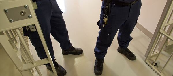 Надзиратели в тюрьме Надзиратели в тюрьме - Sputnik Грузия