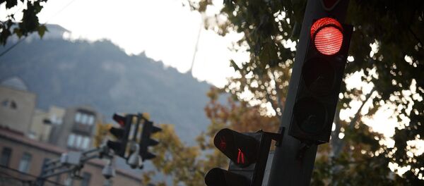 Красный свет на светофоре - Sputnik Грузия