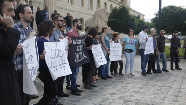 Акция активистов движения Белый шум - Sputnik Грузия